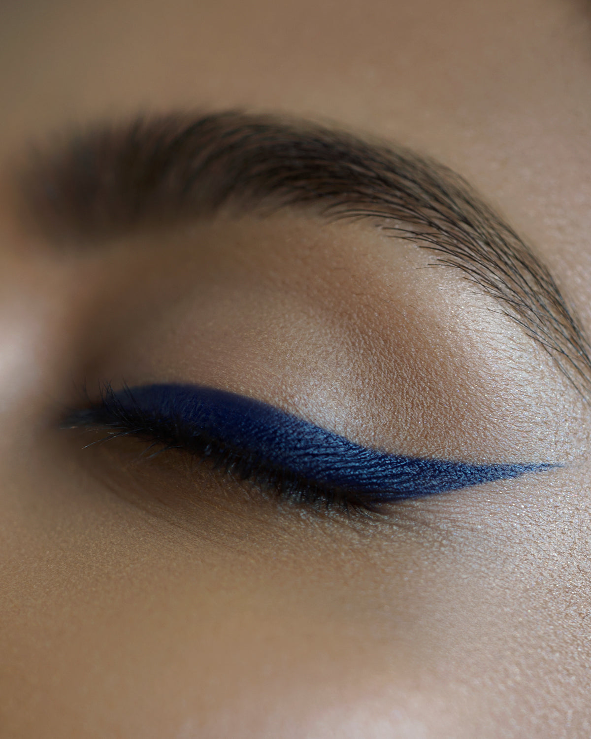 Dusk | The Black Orb Enigmatic Kohl Eyeliner - Rituel de Fille