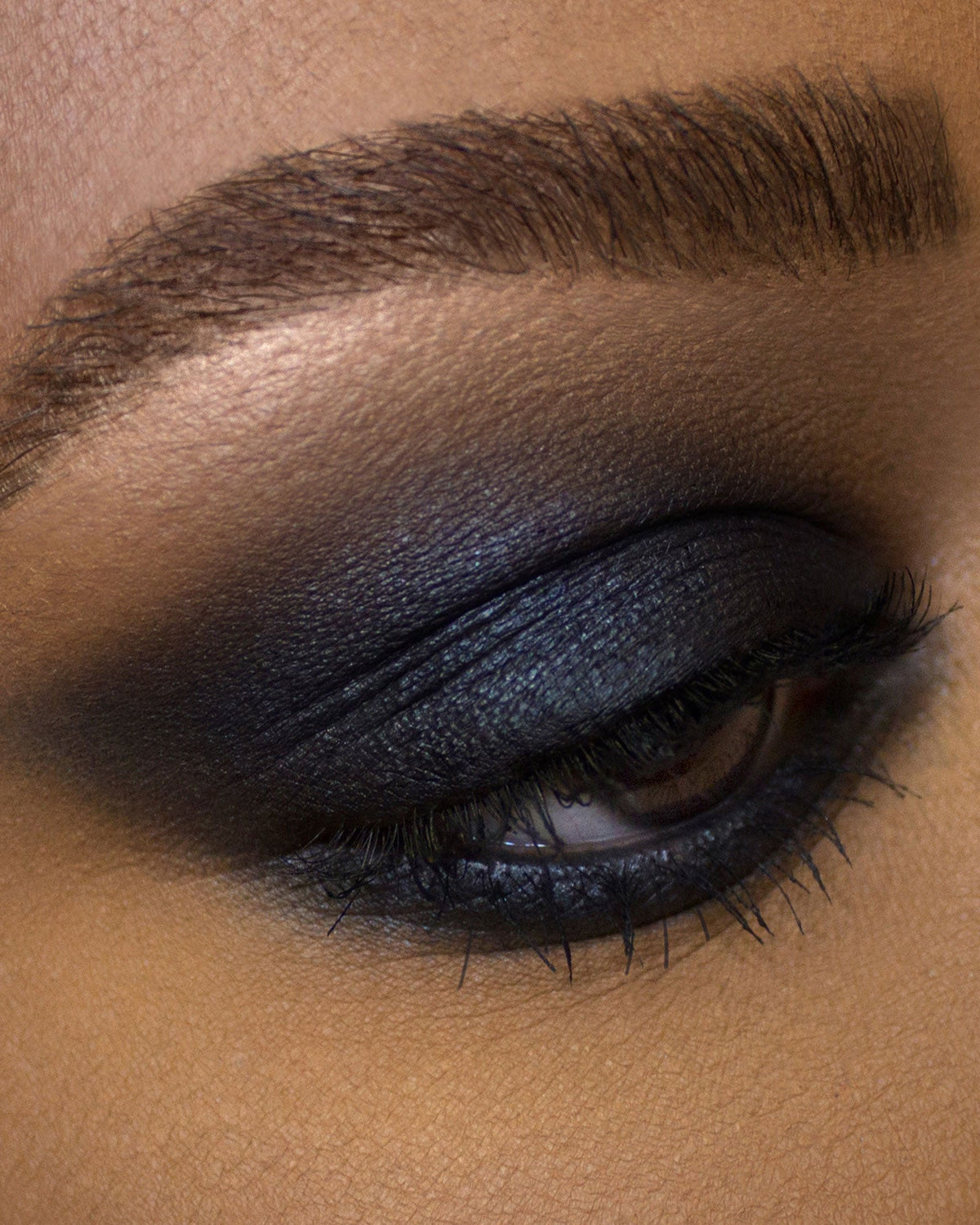 Obsidian | Ash and Ember Eye Soot - Rituel de Fille